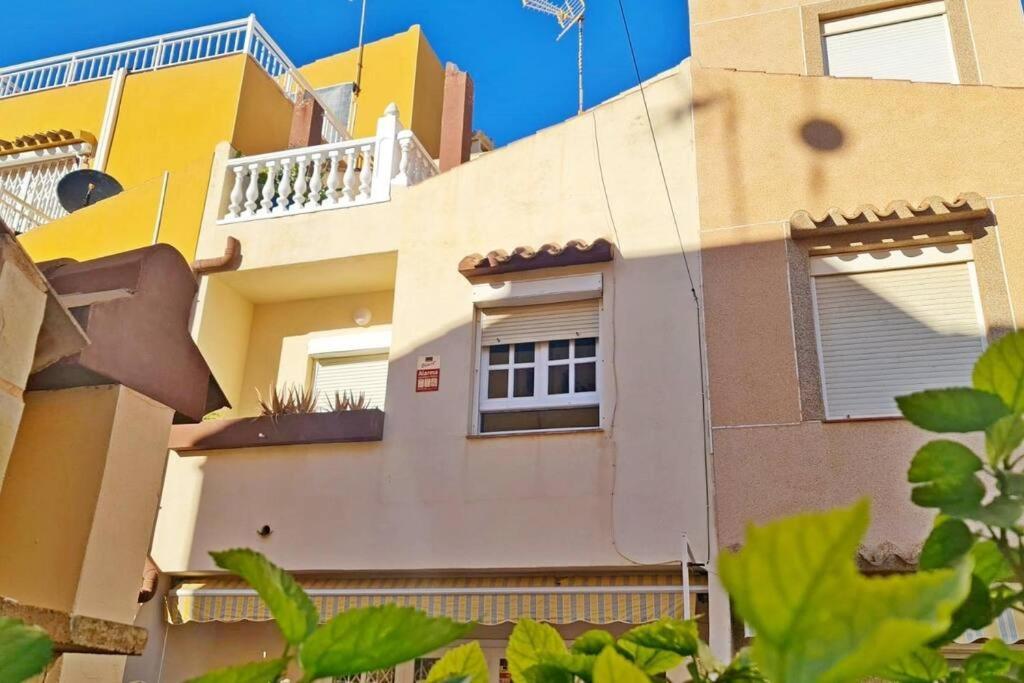Ferienwohnung Mar Azul Adosado, Patio Y Solarium Torrevieja Exterior foto
